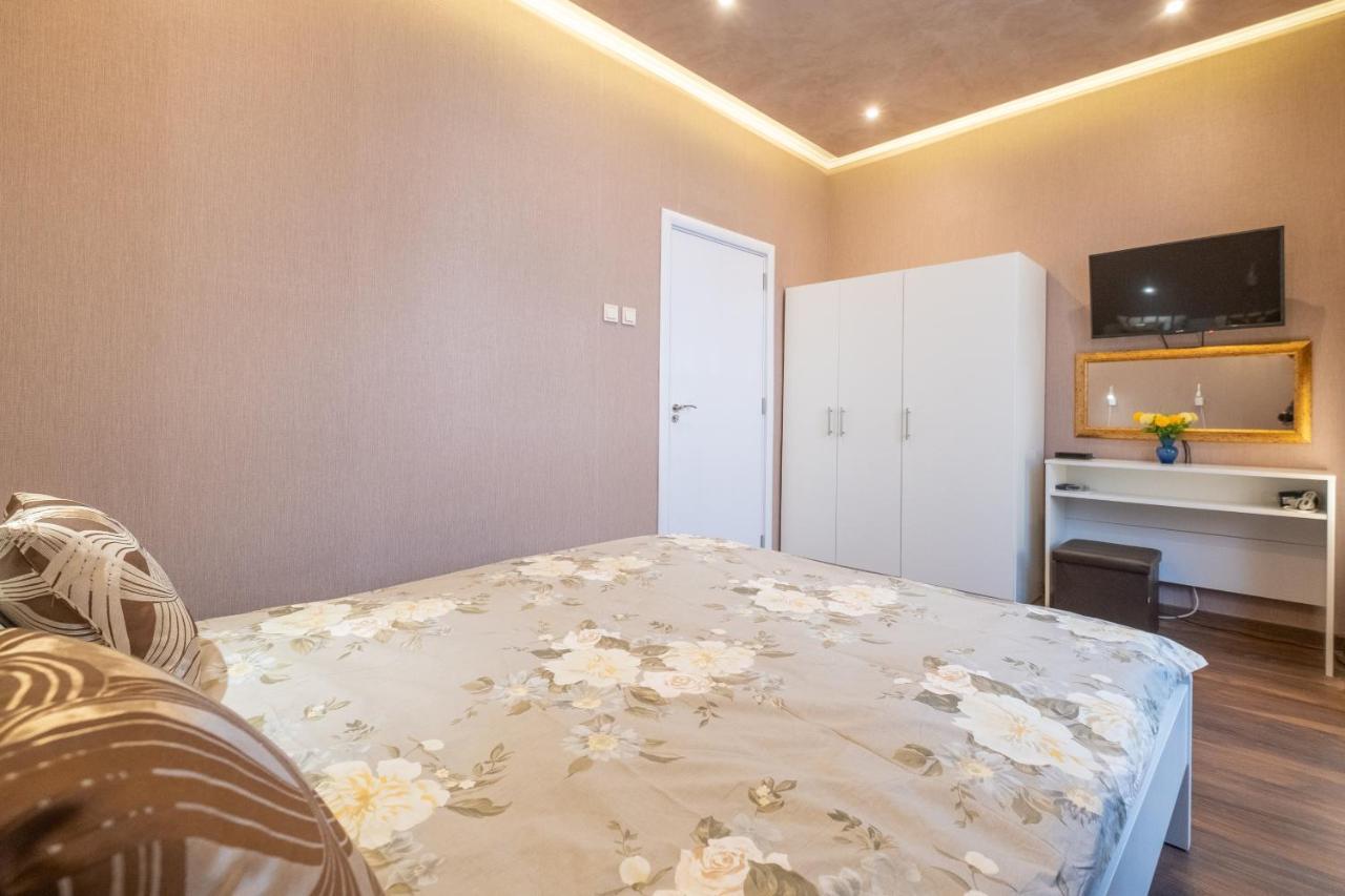 Feel Sofia - One Bedroom Apartment Next To Russian Square Exterior foto